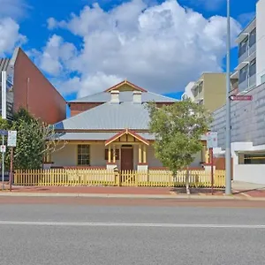  Hostel Emu Backpackers - Note - Valid Passport Required For Check In