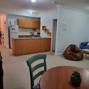 Little Monica Apartment- Spacious, Affordable & Apartment