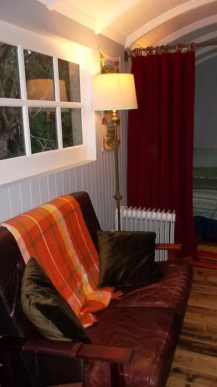 Farm stay Rusty Hollow Railway Carriage Villa Perth