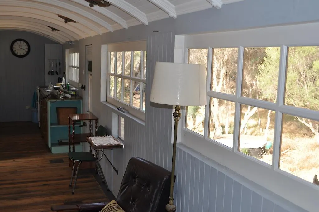 Rusty Hollow Railway Carriage Villa Perth 0*,